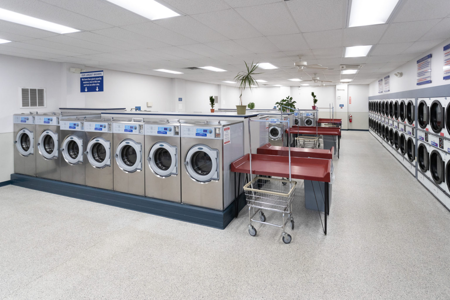 The Benefits of Attended Laundromats - Classic Drycleaners